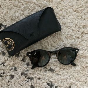 ✨Rayban Circle Frame Black Glasses✨